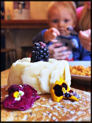 Baby friendly 🎈 at Aura Vegana in Mexico City
