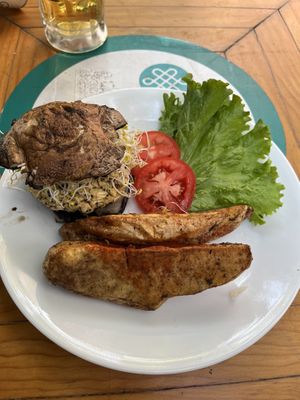Hamburgesa aura at Aura Vegana in Mexico City