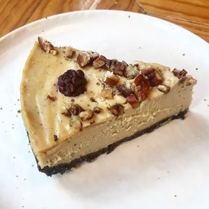 Pastel crudivegano de maracuyá at Aura Vegana in Mexico City