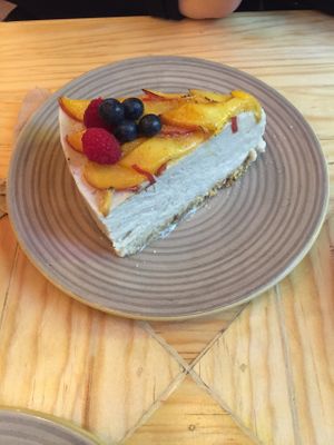 pay de durazno at Aura Vegana in Mexico City