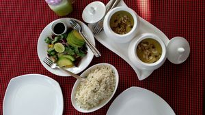 Malai Kofta, Jeera Rice, Green Salad & Green Juice at Avocado Garden in Palolem