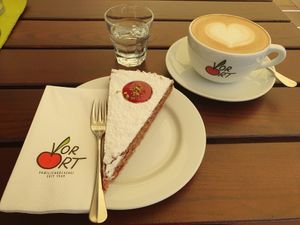 Linzer Torte (vegan) at Cafe Vor Ort in Neuried