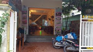 View of restaurant from street at Ho Lo Quan in Hoi An