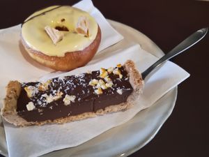 Vegan cakes at Full Circle - Zuid in Ghent