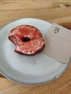 Donut - Red velvet at Full Circle - Zuid in Ghent