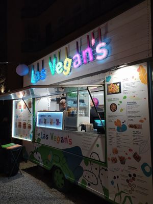 Front of food truck 💚 at Las Vegan's - Kazinczy Trailer in Budapest