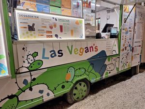  at Las Vegan's - Kazinczy Trailer in Budapest