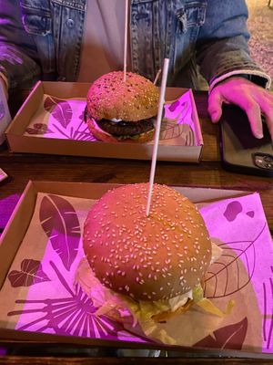  at Las Vegan's - Kazinczy Trailer in Budapest