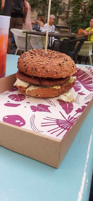  at Las Vegan's - Kazinczy Trailer in Budapest