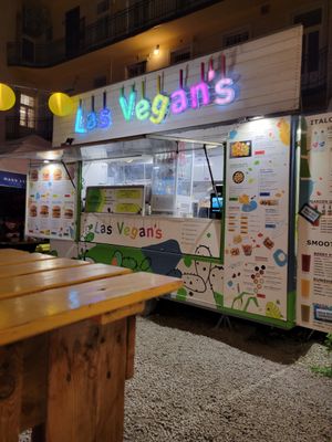  at Las Vegan's - Kazinczy Trailer in Budapest
