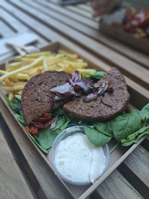 Mushroom burger plate at Las Vegan's - Kazinczy Trailer in Budapest