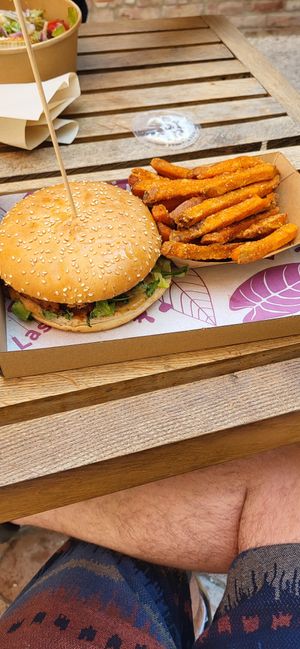  at Las Vegan's - Kazinczy Trailer in Budapest