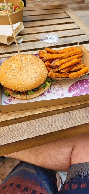  at Las Vegan's - Kazinczy Trailer in Budapest