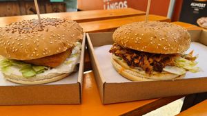  at Las Vegan's - Kazinczy Trailer in Budapest