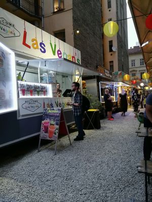 вкусно, уютно at Las Vegan's - Kazinczy Trailer in Budapest