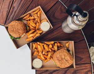 Big burgers at Las Vegan's - Kazinczy Trailer in Budapest