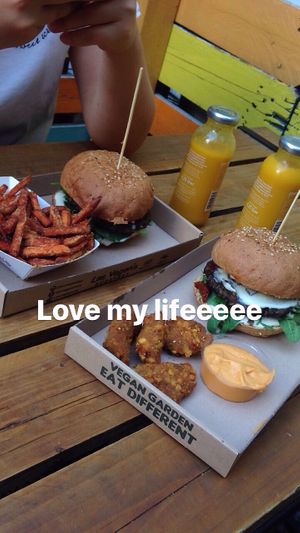 Best burger ever at Las Vegan's - Kazinczy Trailer in Budapest