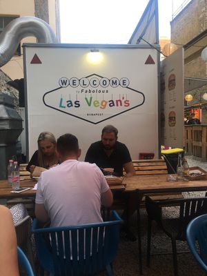 Street food at Las Vegan's - Kazinczy Trailer in Budapest