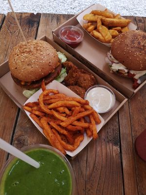 Mushrooms burger and hot Cheezy (bottom) Nuggets there at Las Vegan's - Kazinczy Trailer in Budapest