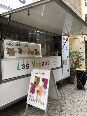 Stand at Las Vegan's - Kazinczy Trailer in Budapest