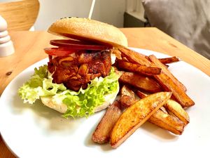 Pulled jackfruit burger at Holy Cow in Edinburgh