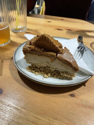 Tarta lotus  at Holy Cow in Edinburgh