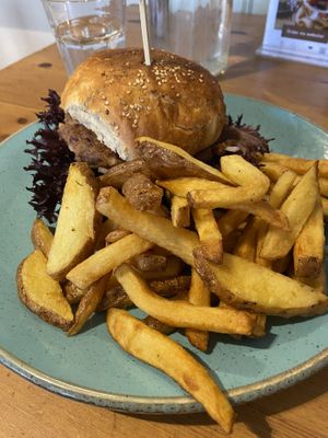 1/4 pounder  at Holy Cow in Edinburgh