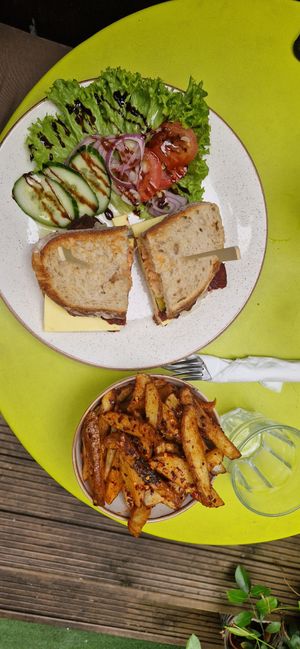 Ruben sandwich and hot fries (so many chilli flakes) at Holy Cow in Edinburgh