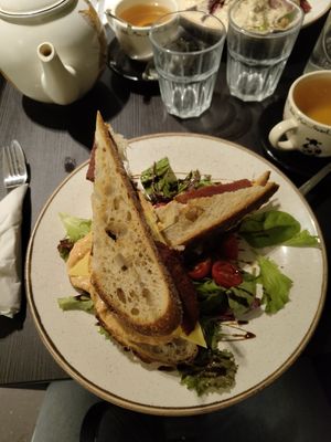 Ruben Sandwich good taste at Holy Cow in Edinburgh