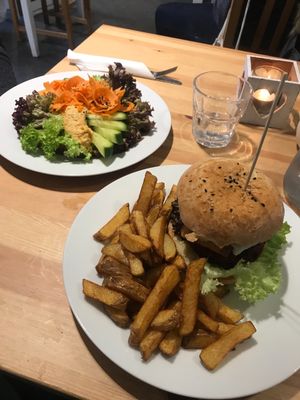 The ‘bloody’ beetroot burger I had and my mum’s hummus open sandwich at Holy Cow in Edinburgh