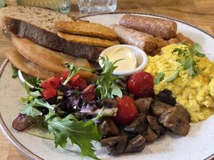 English breakfast at Holy Cow in Edinburgh