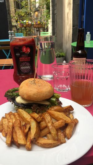 Portobello burger 🥰 at Holy Cow in Edinburgh