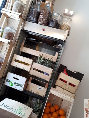 organics  at Love Me Cru in Paris