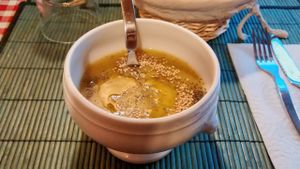 Potatoes-leeks soup at Le Petit Ogre in Toulouse