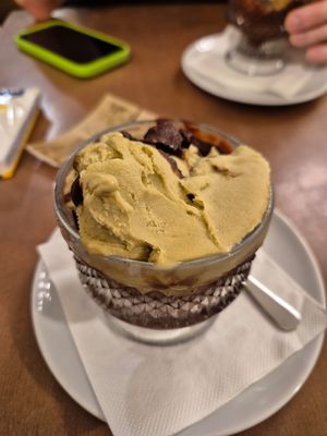 Dark choco and pistachio at Creme de la Creme in Prague