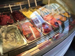 in red : vegan ice cream at Creme de la Creme in Prague