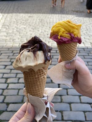 Salted peanuts & chocolate/ mango & grenadine  at Creme de la Creme in Prague