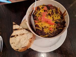 Citizen Chili with french bread at Citizen Eatery in Austin