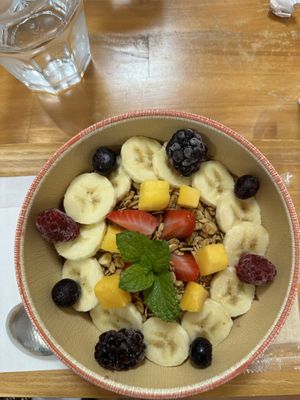 Açaí fruit bowl  at Cocolo in Kyoto