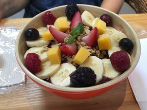 Açaí bowl at Cocolo in Kyoto