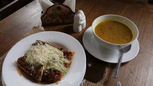 Lassagna at Arvoleda in Santiago