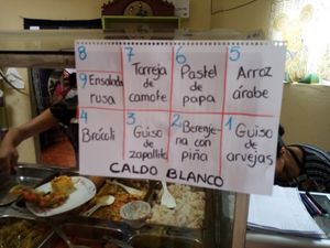 You can choose from 2 to 5 options with or without soup at El Buen Lugar - Av Miraflores in Tacna