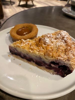 Blueberry pie and salted caramel cookie at Espresso House - Vesterbrogade in Copenhagen