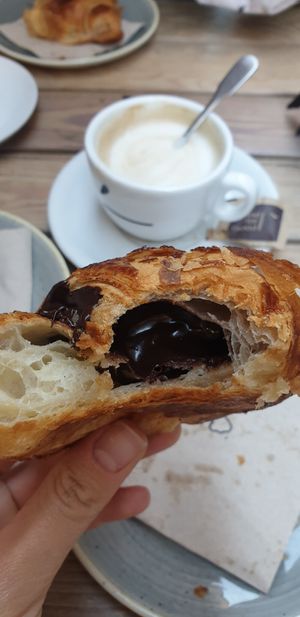 Very chocolaty chocolate croissant at Pappare' in Bologna