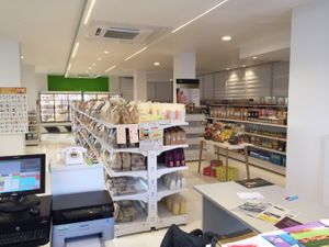 The shelves at Mondo Vegan di Mangeri Flavio in Desenzano Del Garda