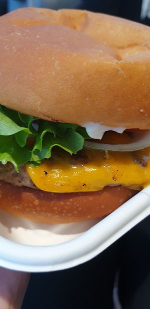 Season 🍔 at Season Square in Paris