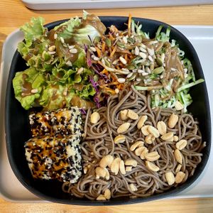 Soba incroyable ! 🤩 copieux mais passe tout seul 😌 at Season Square in Paris