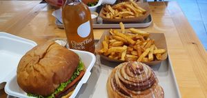 Spicy burger and vegan cinnemon roll at Season Square in Paris