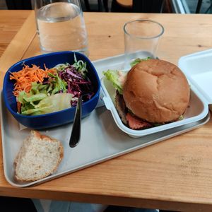 Spicy burger, salad side at Season Square in Paris