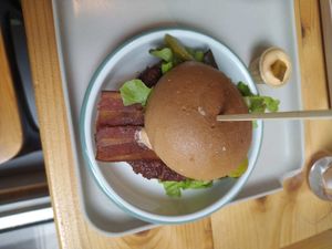 Spicy burger, gluten free (except the bacon) at Season Square in Paris